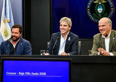 Javier Milei y Toto Caputo bajan retenciones pero presionan al dólar en el año electoral