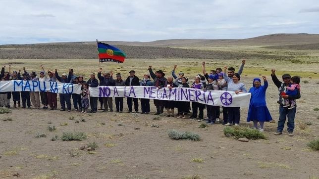rio negro: mapuches reavivan el conflicto minero en la region