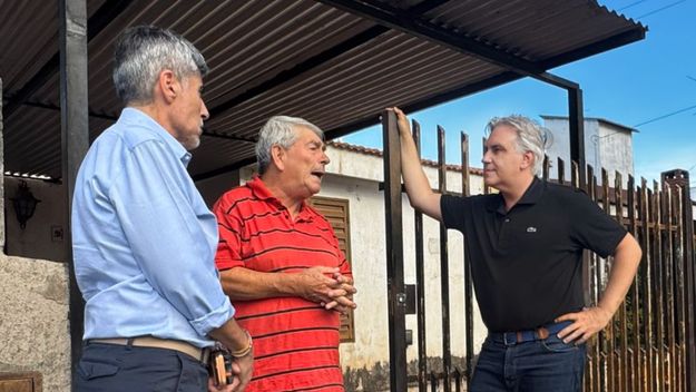 El ministro Juan Pablo Quinteros junto al gobernador Martín Llaryora