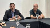 El presidente del CGE, Carlos Cuenca (izquierda) presentando al nuevo secretario de Articulación Educativa de Entre Ríos, Jorge Kerz.