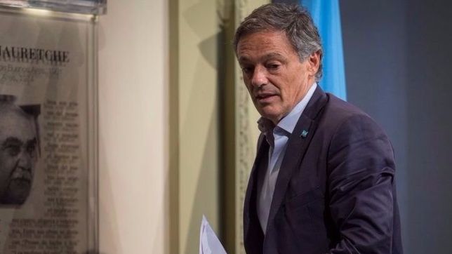 el gobierno niega una politica que precariza el empleo