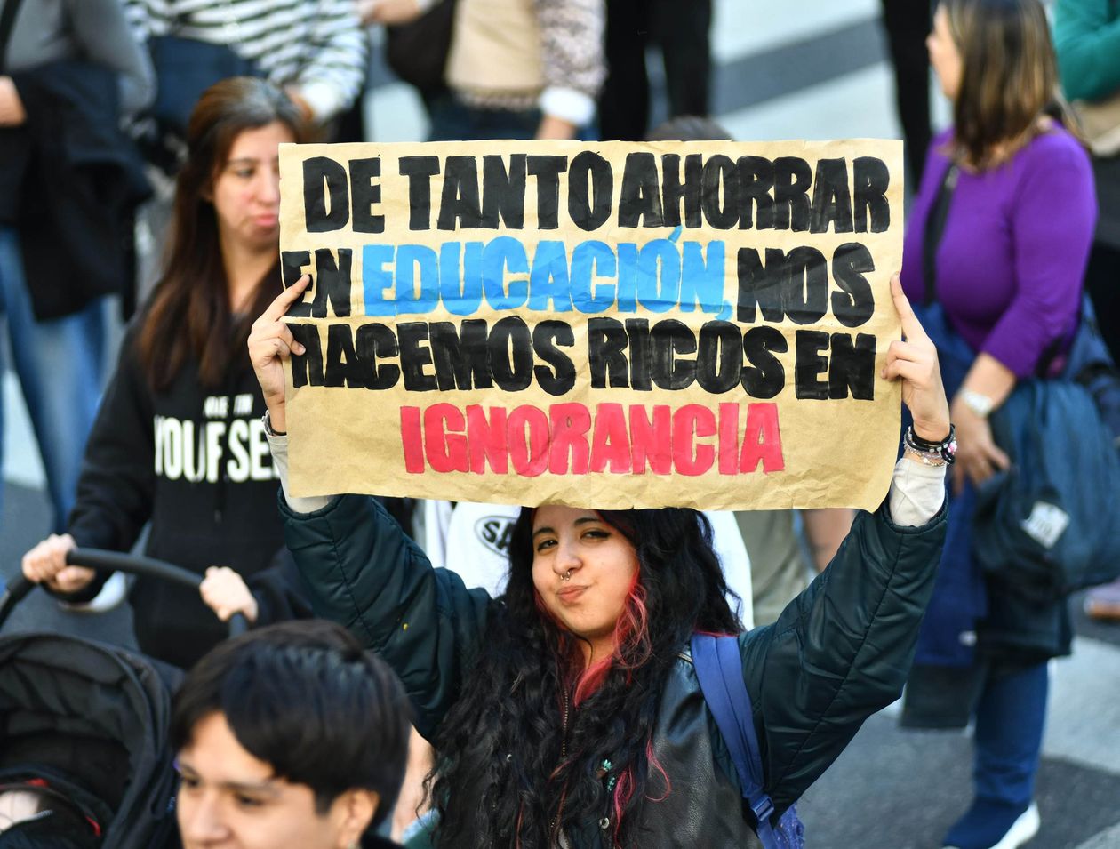 Las universidades vuelven a la calle con una marcha que une a todo el arco opositor contra el Gobierno