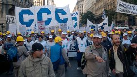 Las organizaciones sociales salen a la calle contra el ajuste del FMI