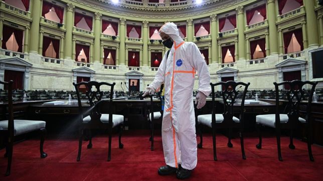 arde el poroteo del acuerdo por duras internas en las dos coaliciones