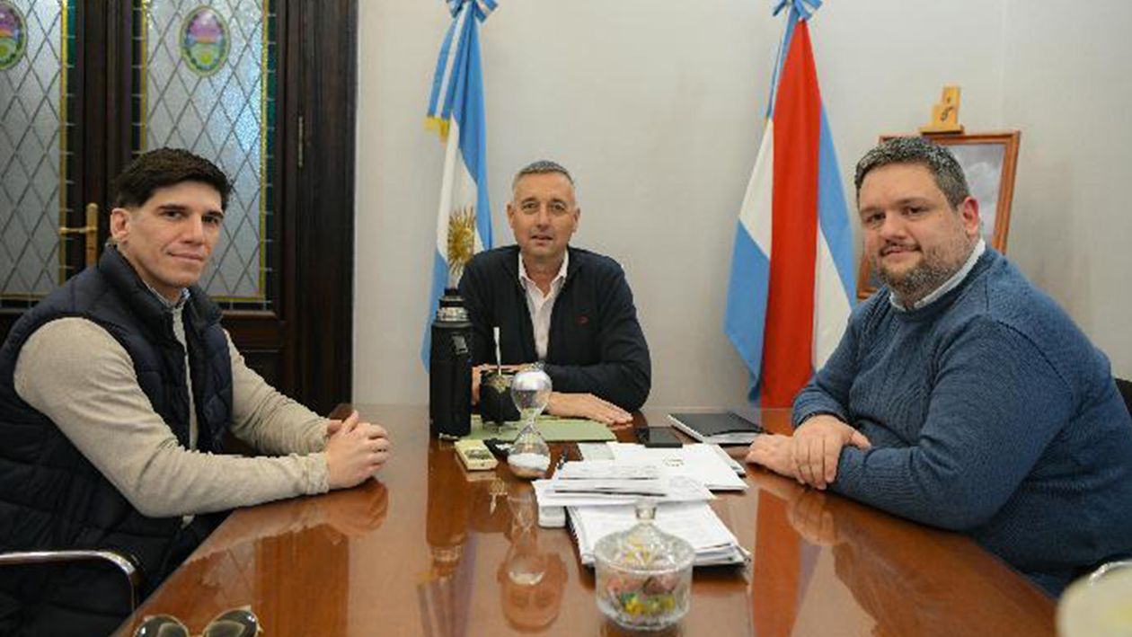 Facundo Suárez y Daniel Venturini junto a Daniel Hein.