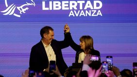 El festejo de Diego Santilli y Patricia Bullrich. El festejo de Diego Santilli y Patricia Bullrich.