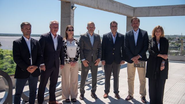 Lisandro Catalán, Rogelio Frigerio y los candidatos de La Libertad Avanza.
