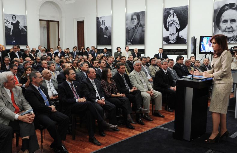 De Cristina Kirchner a Karina Milei: el Salón de las Mujeres, afuera.&nbsp;
