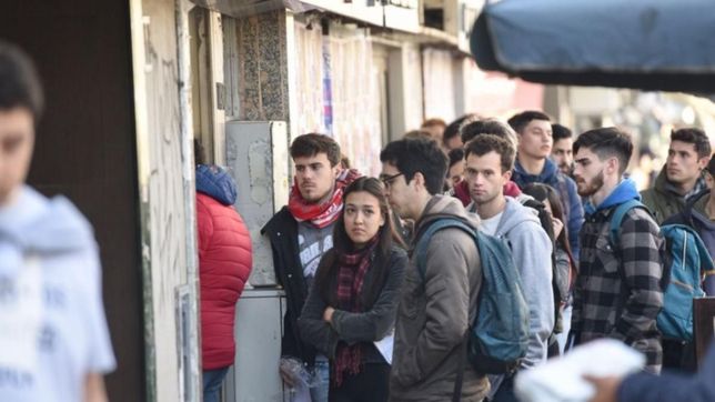 Aumenta el desempleo bajo las políticas de Javier Milei