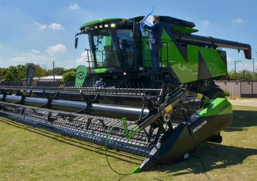 La maquinaria agrícola vive su fiesta en medio de la guerra gaucha