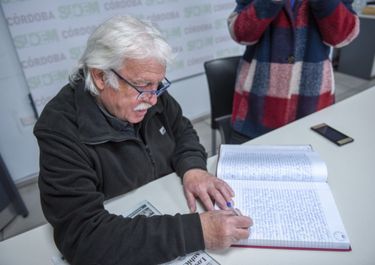 El SUOEM firmó la paritaria y Llaryora toma aire hasta septiembre