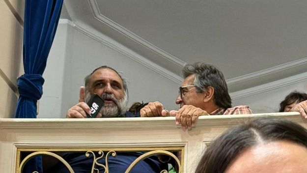 Baradel, líder de los docentes, y Godoy en la Legislatura, presenciando el discurso de Axel Kicillof Baradel, líder de los docentes, y Godoy en la Legislatura, presenciando el discurso de Axel Kicillof