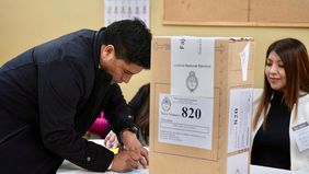 Santa Cruz: Claudio Vidal se prepara para forzar la máquinaria de los consensos y reformar la ley electoral.