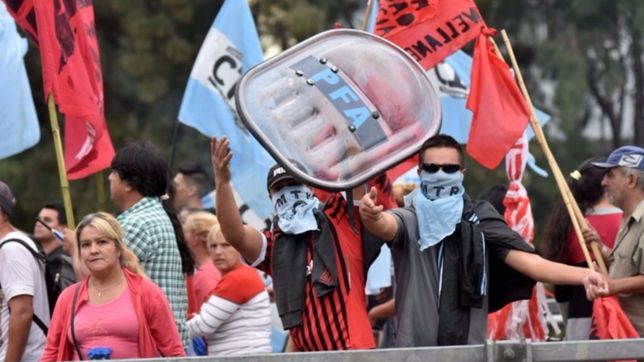 organizaciones sociales producen medio centenar de cortes en la ciudad y el gba