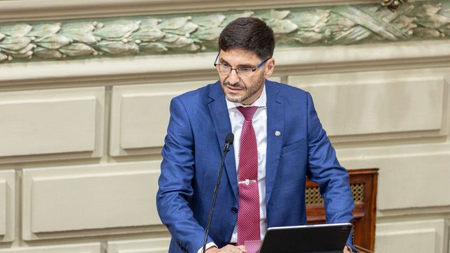 Santa Fe: Maximiliano Pullaro ya está en la Legislatura para dar su discurso de apertura de sesiones