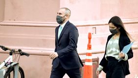 Envalentonado, Guzmán viaja a Francia para cerrar con el Club de París