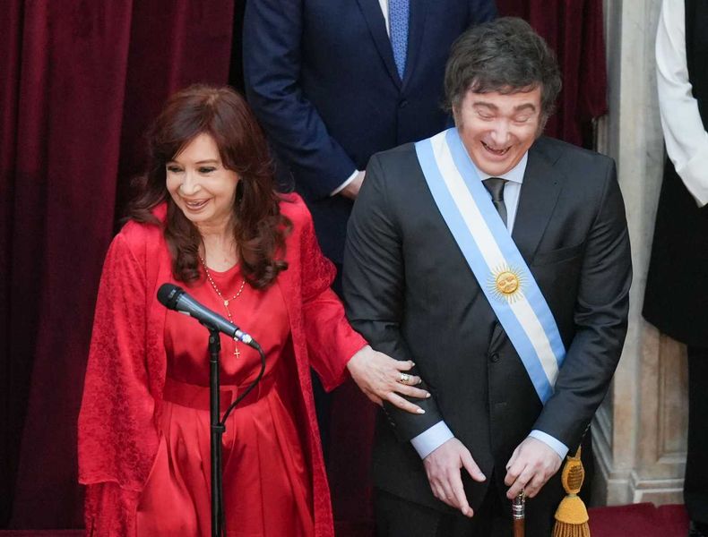 Cristina Fernández de Kirchner y Javier Milei se mostraron cordiales cuando el segundo asumió el poder. Desde entonces, todo ha sido contraste.