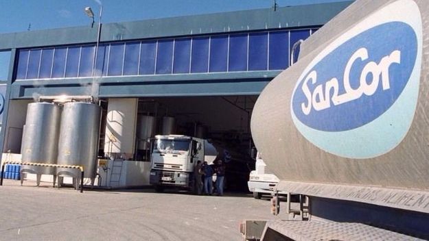 Una foto y un acuerdo, el vaso medio lleno del plan rescate de Sancor