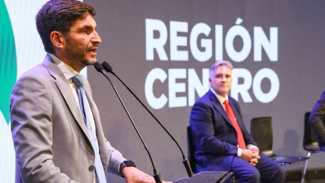 Maximiliano Pullaro y Martín Llaryora, dos modelos similares, pero diferentes.