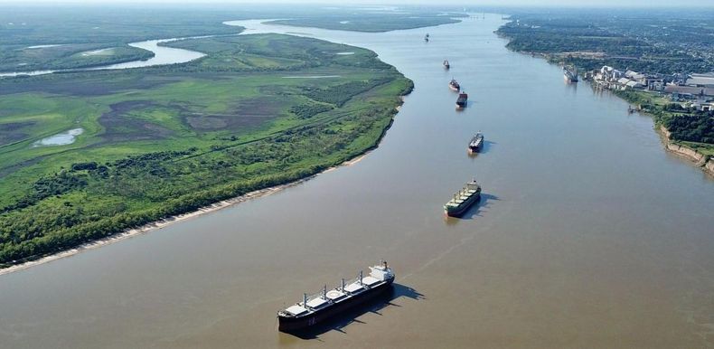 Se viene la licitación de la Hidrovía Paraguay-Paraná y Maximiliano Pullaro no quiere perderle pisada