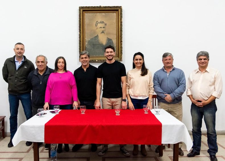 Gustavo Hein, Fuad Sosa, Alejandra Gauna, Sergio Avero, Gainza, María Alejandra Viola, Jorge Izaguirre y Gustavo Curvale.