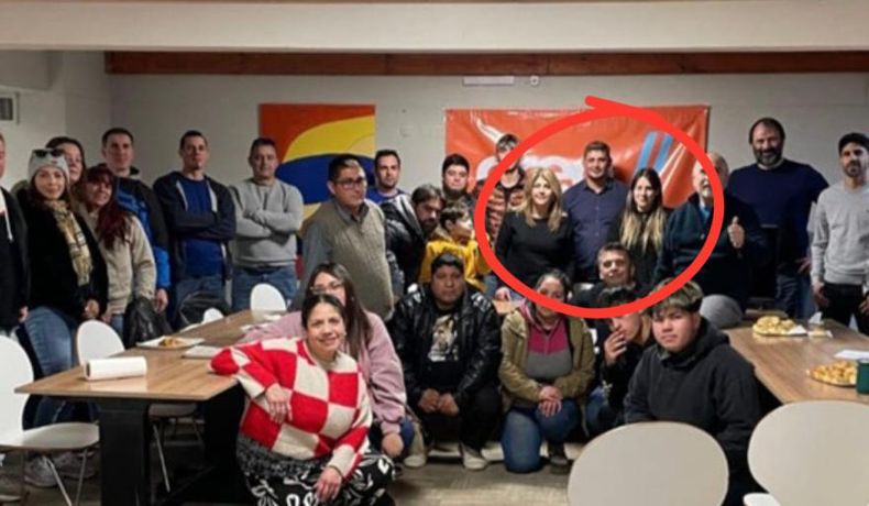 Lucas Pérez y Claudio Thieck en una reunión del partido CREO en Bariloche. 