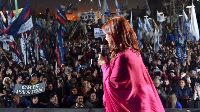 una renuncia-bomba que eclipso a cfk ante su tropa