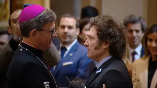 El arzobispo de Buenos Aires, Jorge García Cuerva. el presidente Javier Milei.