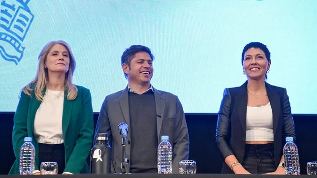 Verónica Magario, Axel Kicillof y Mayra Mendoza. 