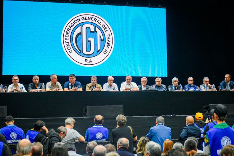 Jerónimo, Sola y Argüello son los nuevos titulares de la CGT Jerónimo, Sola y Argüello son los nuevos titulares de la CGT