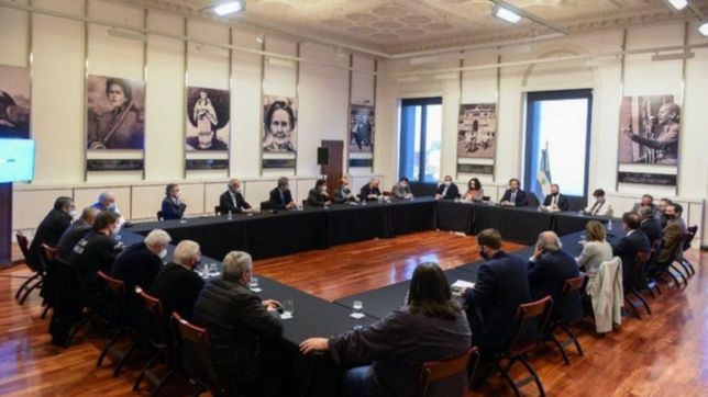 los precios derraman el te para tres del acuerdo con empresas y gremios