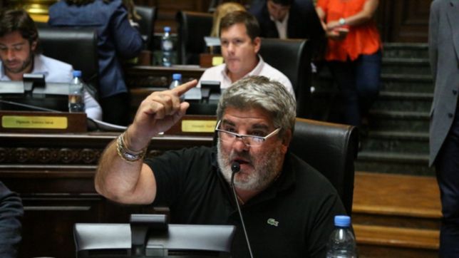 legislador del pro furioso con el jefe de gabinete de larreta