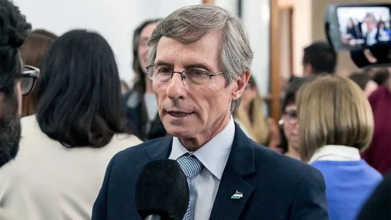 Fabián Gatti deja el ministerio de Gobierno, Trabajo y Turismo de Río Negro.