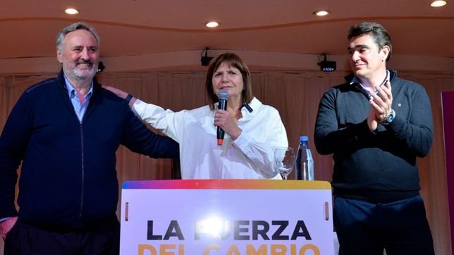 Patricia Bullrich, junto a Joaquín de la Torre y Javier Iguacel, en Vicente López.&nbsp;