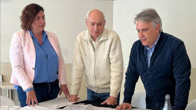 llaryora paso por marcos juarez e imagina la foto triunfal que lo lance a 2023