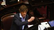 Martín Lousteau, lidera la denuncia contra Patricia Bullrich, por su defensa a Karina Milei. Martín Lousteau, lidera la denuncia contra Patricia Bullrich, por su defensa a Karina Milei.