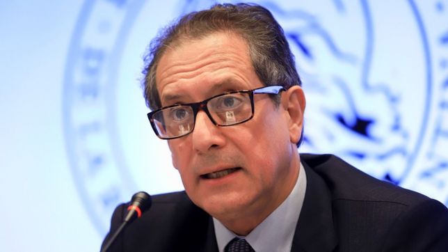 cepo, torniquete y tarjetazo: rige un nuevo dique a la salida de divisas