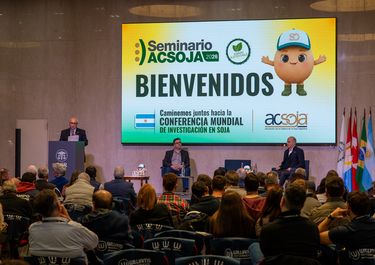 El agro se juntó en Rosario y confía en que la soja tendrá una buena cosecha.