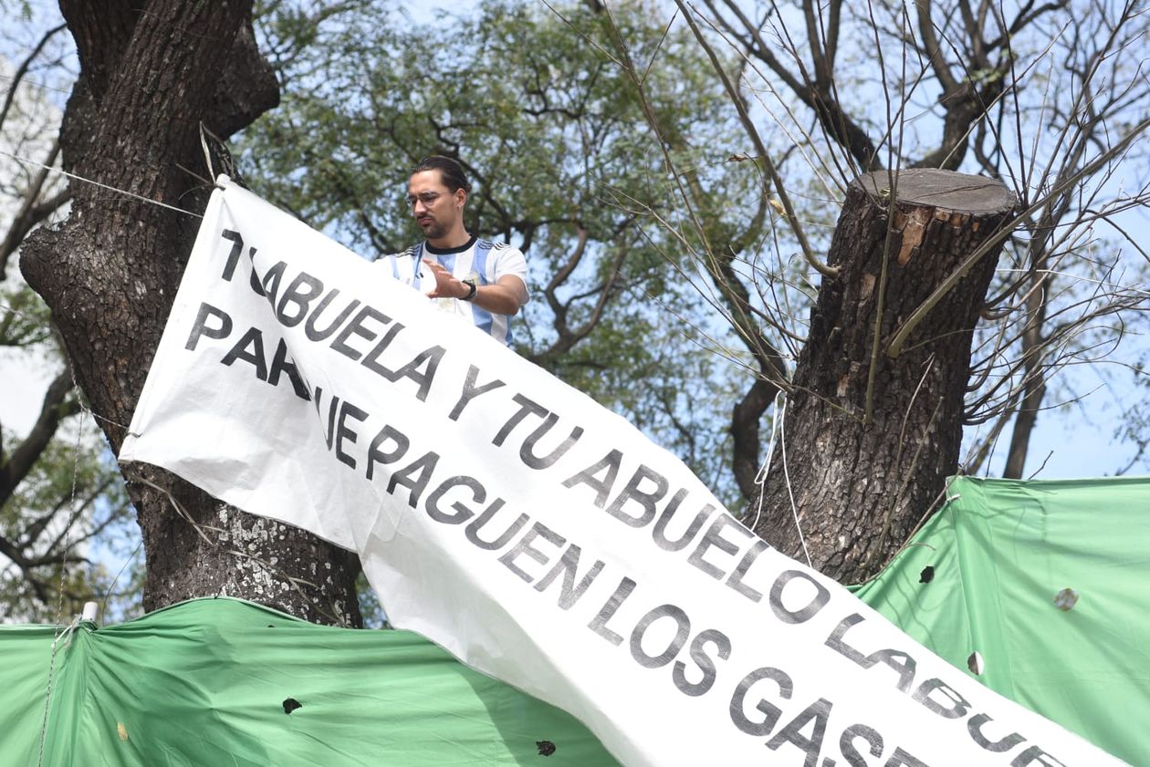 Marcha en apoyo a las universidades y el Garrahan.