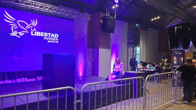 Santa Fe: aplausos y altas expectativas por el resultado en el búnker de La Libertad Avanza