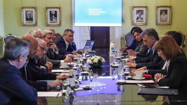 el gobierno reafirma la candidatura de macri y dice que no cambia nada