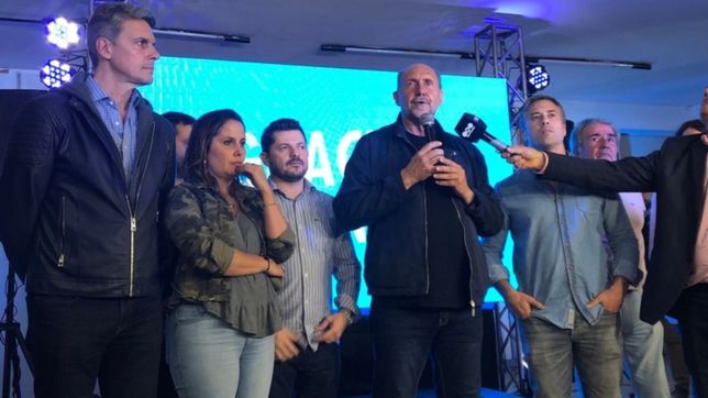 perotti proclamo la victoria peronista y ya pidio los votos de bielsa