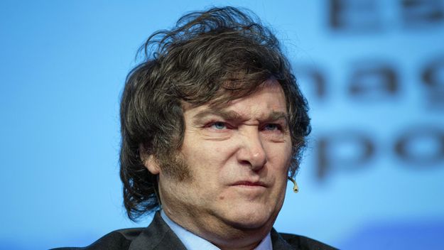 Recalculando. Javier Milei huele problemas.