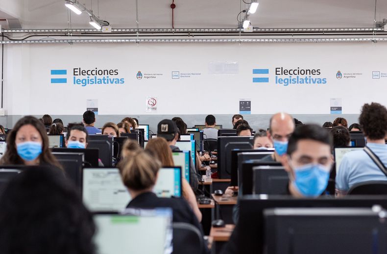 El gobierno de Javier Milei busca extender las nuevas contrataciones de servicios tecnológicos para que comprendan al menos dos elecciones.&nbsp;