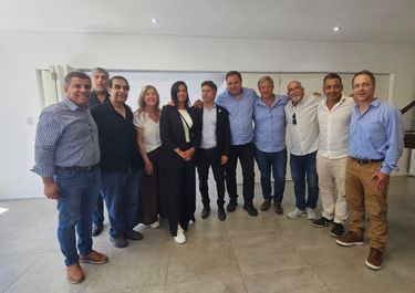 Kicillof junto al sector de Iriart.