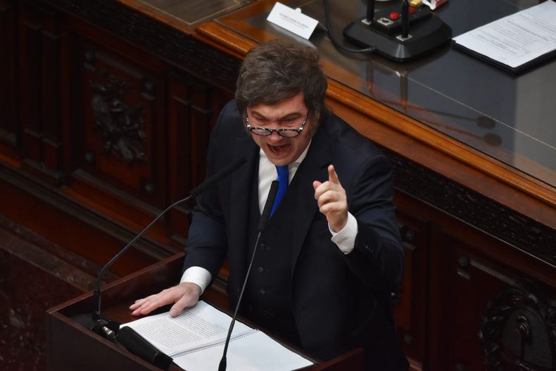 Javier Milei, con el dedo acusador: una noche de furia planificada.