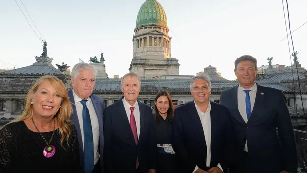 Martín Llaryora y la bancada cordobesista en la Cámara de Diputados