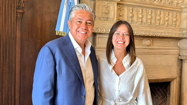 Rolando Figueroa y Sandra Pettovello, durante la firma del acuerdo entre la administración nacional y el gobierno de Neuquén.&nbsp;