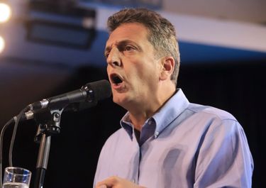 El Frente Renovador, un congreso en suspenso y una candidatura dormida