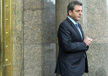 El dólar blue le empató a la inflación y calienta el lunes: ¿se viene el trade electoral?